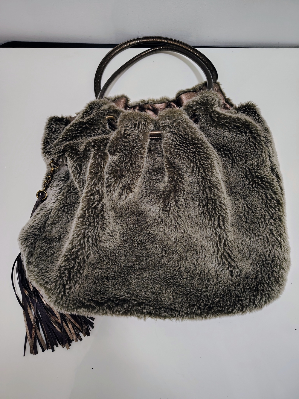 HOBO INTERNATIONAL DRESSED TO CHILL FAUX FUR BAG MODERN CHIC BOHO TRENDY